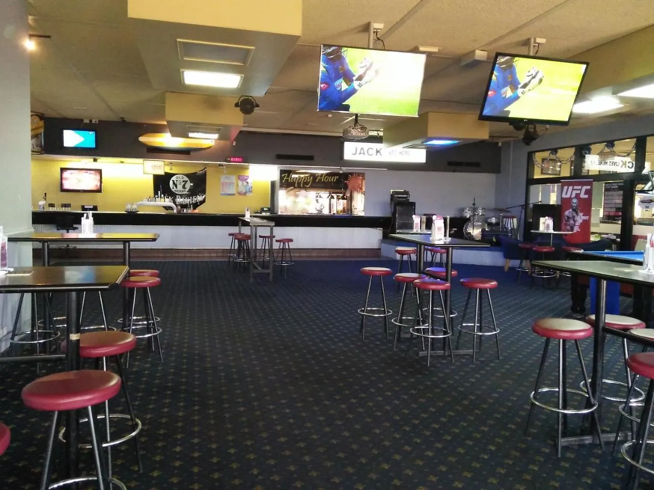 ***  Overlander Hotel Mount Isa Australia